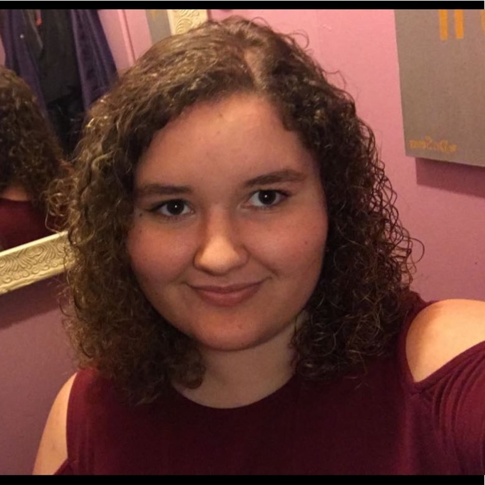 Meet your Posher, Carlee